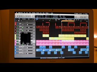 logic pro x running on old macbook, does it work